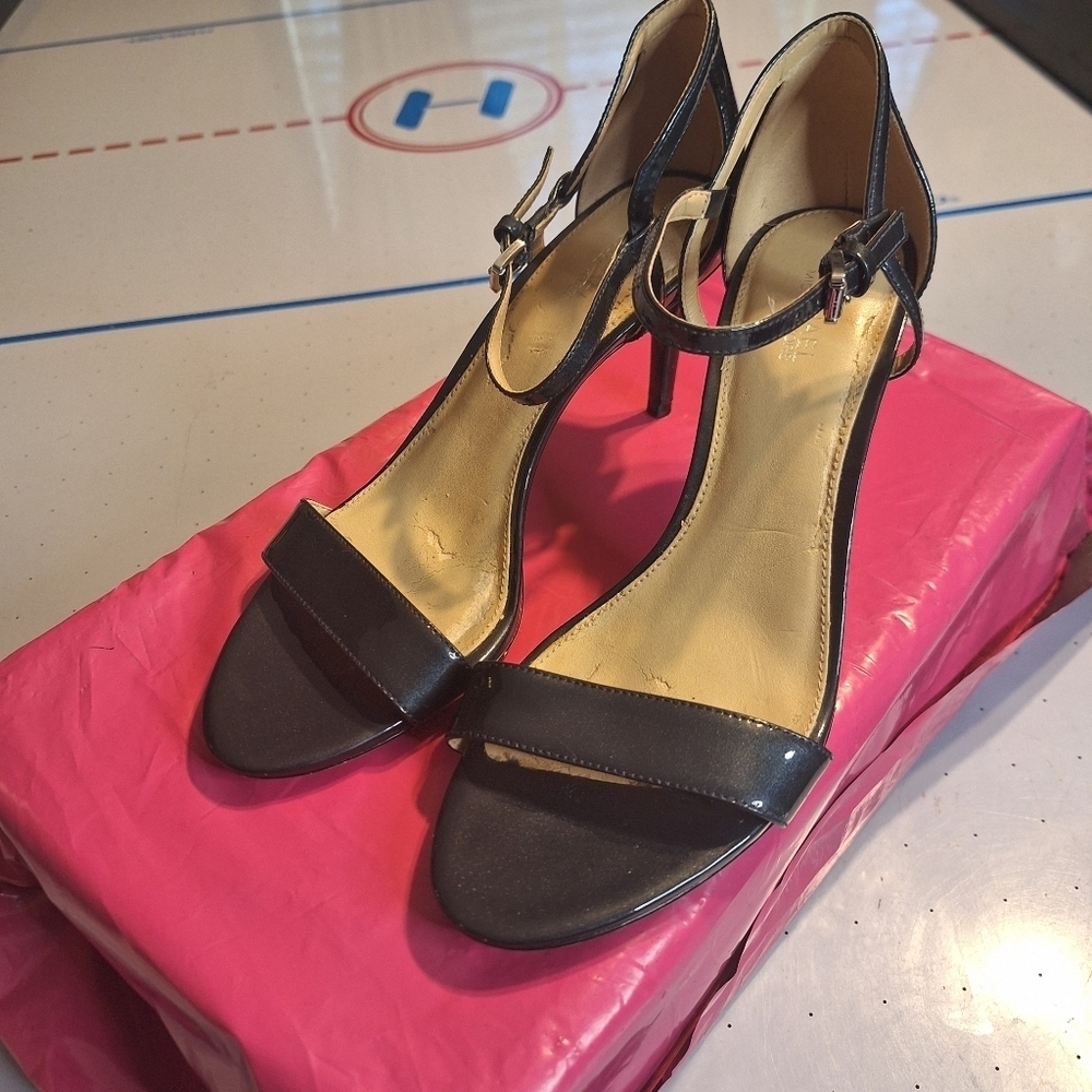 Michael Kors Black Patent Leather Heels. Size 7.5
